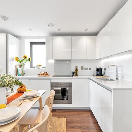 Modern Luxe Apt Just 10 Mins From Tower Bridge! Easy Access To Tube And Bus London Luaran gambar
