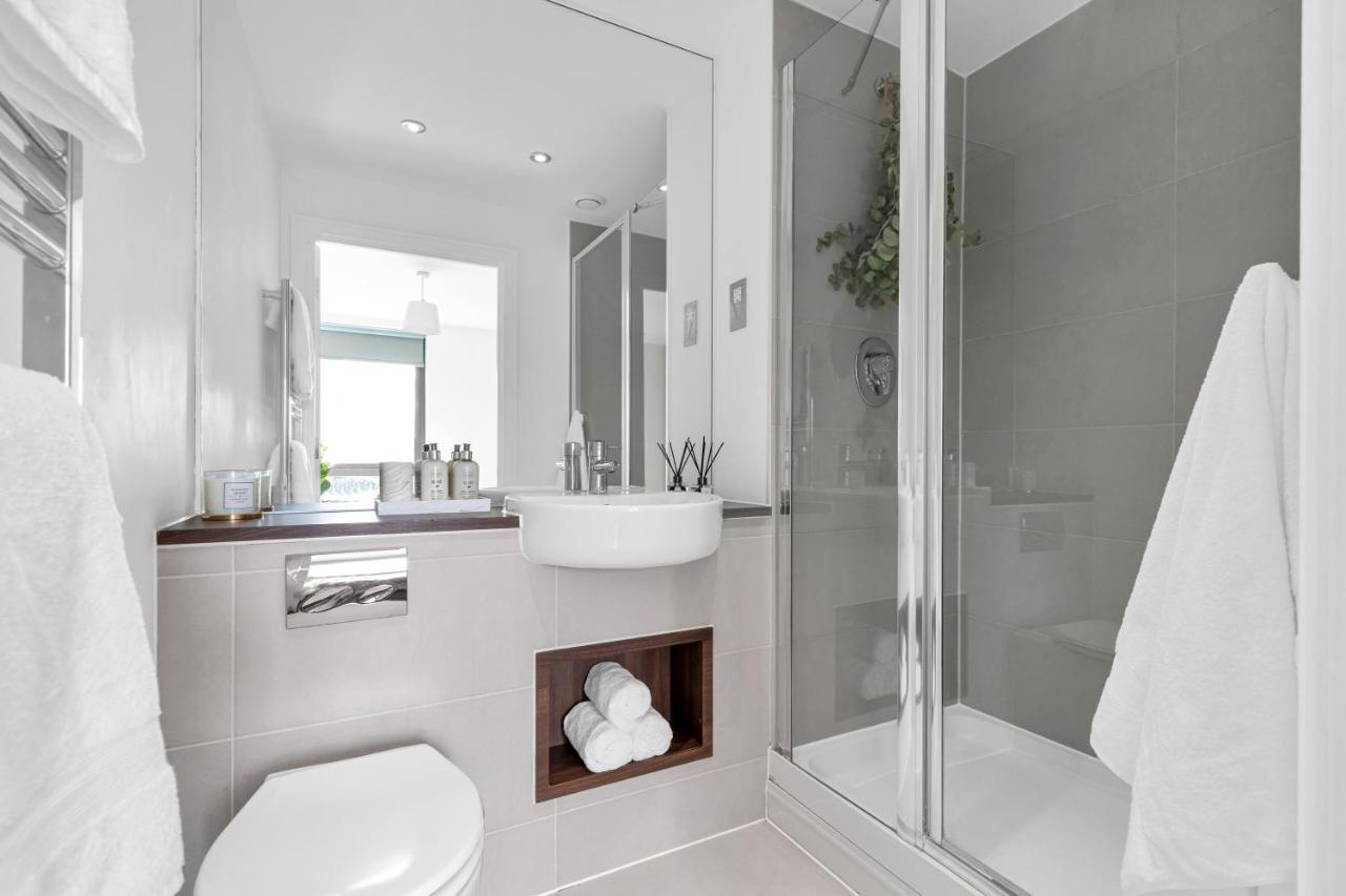 Modern Luxe Apt Just 10 Mins From Tower Bridge! Easy Access To Tube And Bus London Luaran gambar