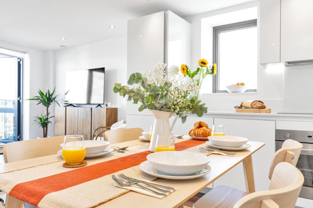 Modern Luxe Apt Just 10 Mins From Tower Bridge! Easy Access To Tube And Bus London Luaran gambar