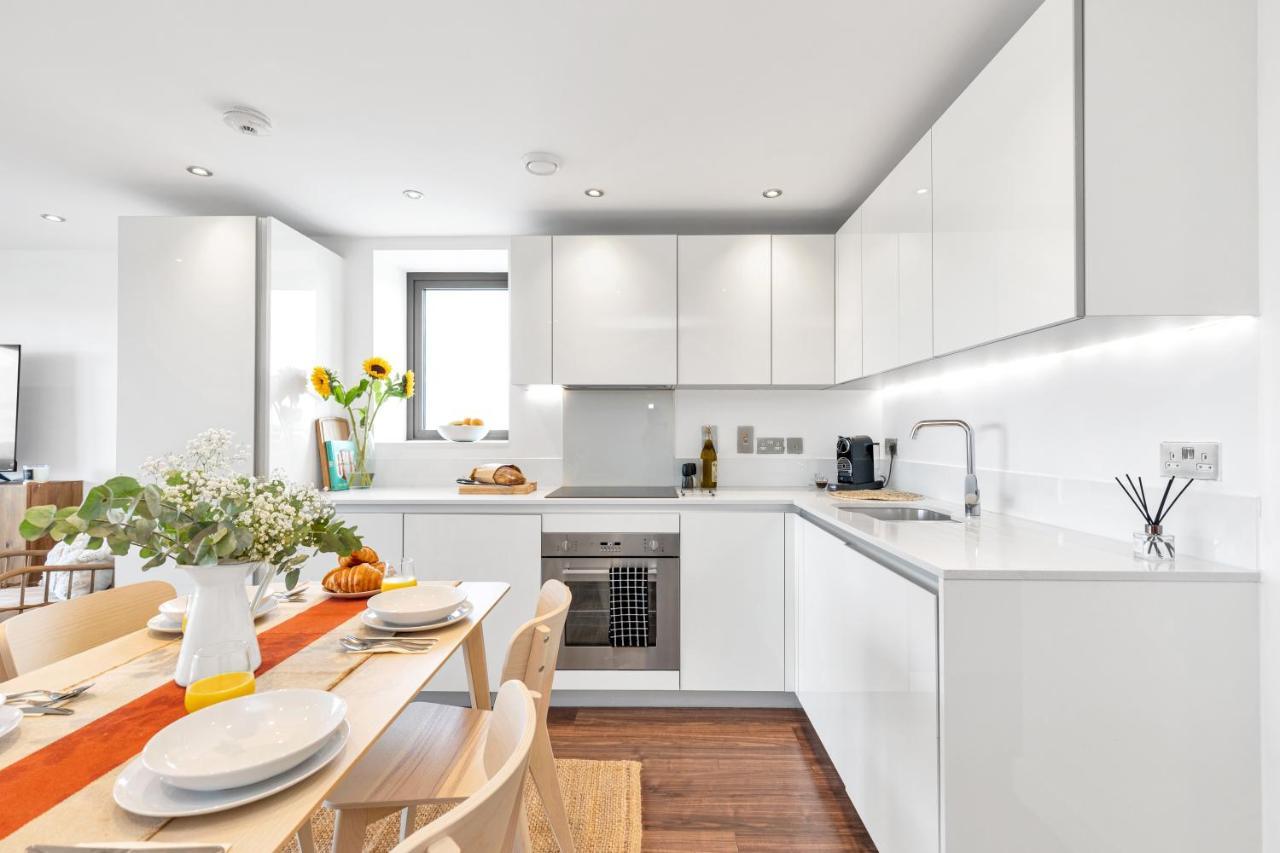 Modern Luxe Apt Just 10 Mins From Tower Bridge! Easy Access To Tube And Bus London Luaran gambar