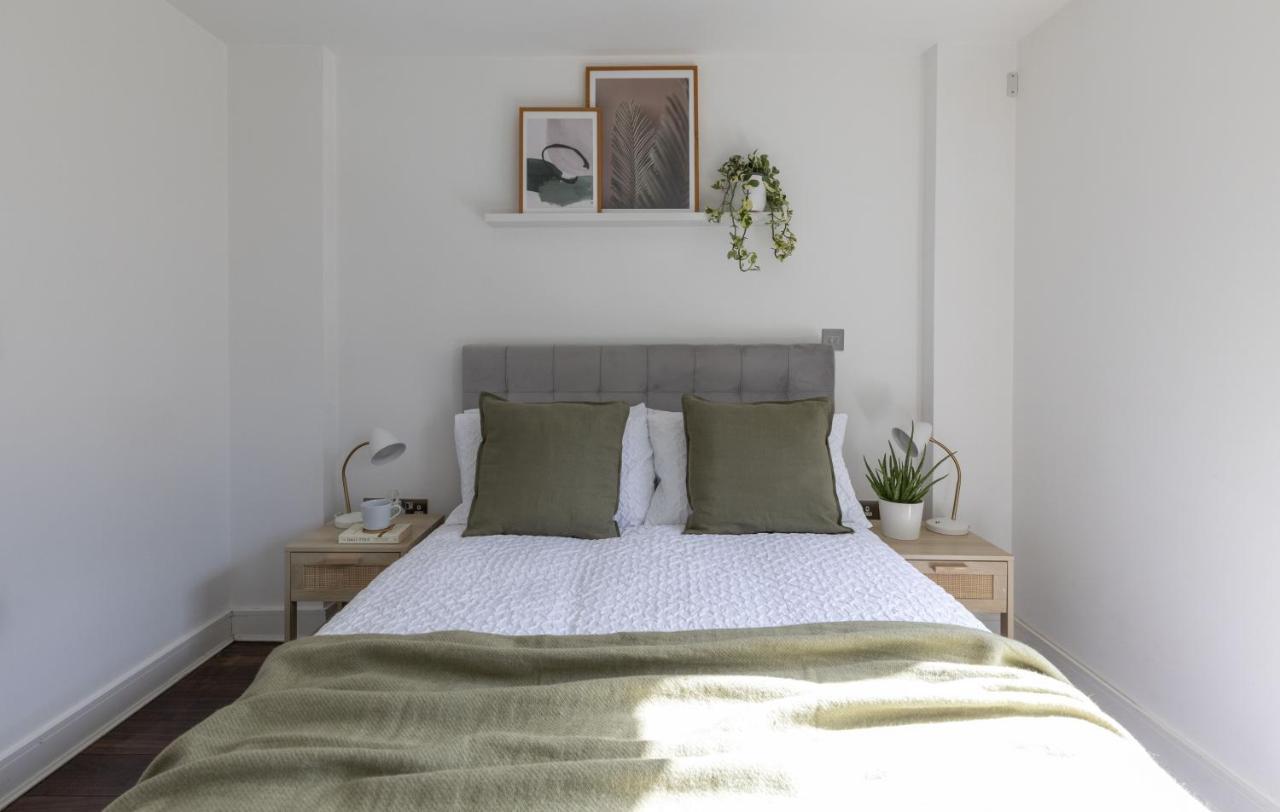 Modern Luxe Apt Just 10 Mins From Tower Bridge! Easy Access To Tube And Bus London Luaran gambar